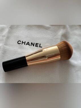 Chanel Brush Sublimage L'essence De Teint New. Great Quality💕NWOT 100% Authentic